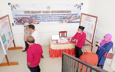 Kunjungan Kepala Seksi Pendidikan Madrasah Kemenag Pantau Langsung Ujian Madrasah di Madrasah Aliyah Alkhairaat Kota Gorontalo